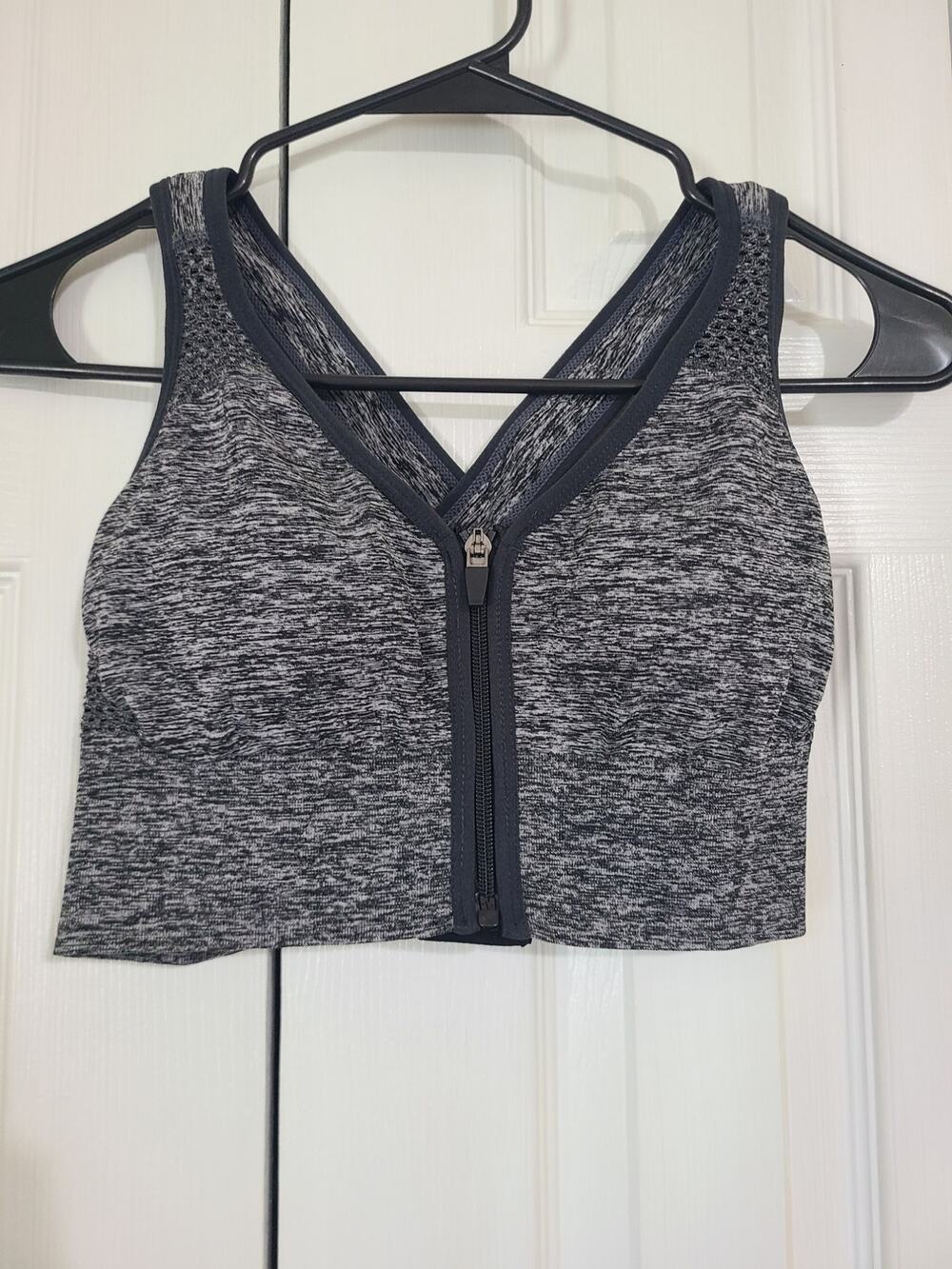 Unknown brand medium women's static gray print sports bra zip front